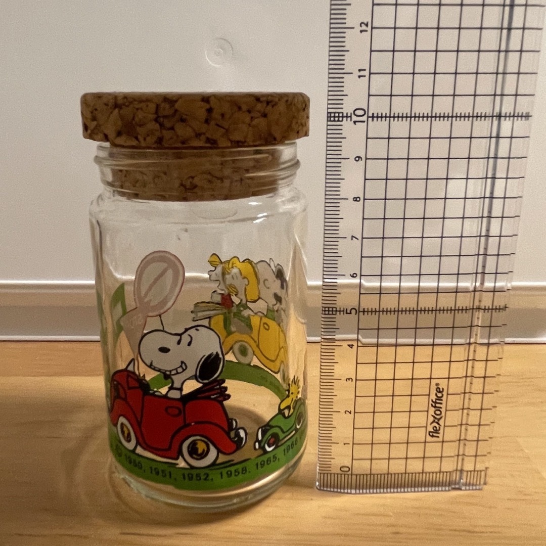 PEANUTS(ピーナッツ)の80年代　SNOOPY ガラスボトル　美品 エンタメ/ホビーのおもちゃ/ぬいぐるみ(キャラクターグッズ)の商品写真