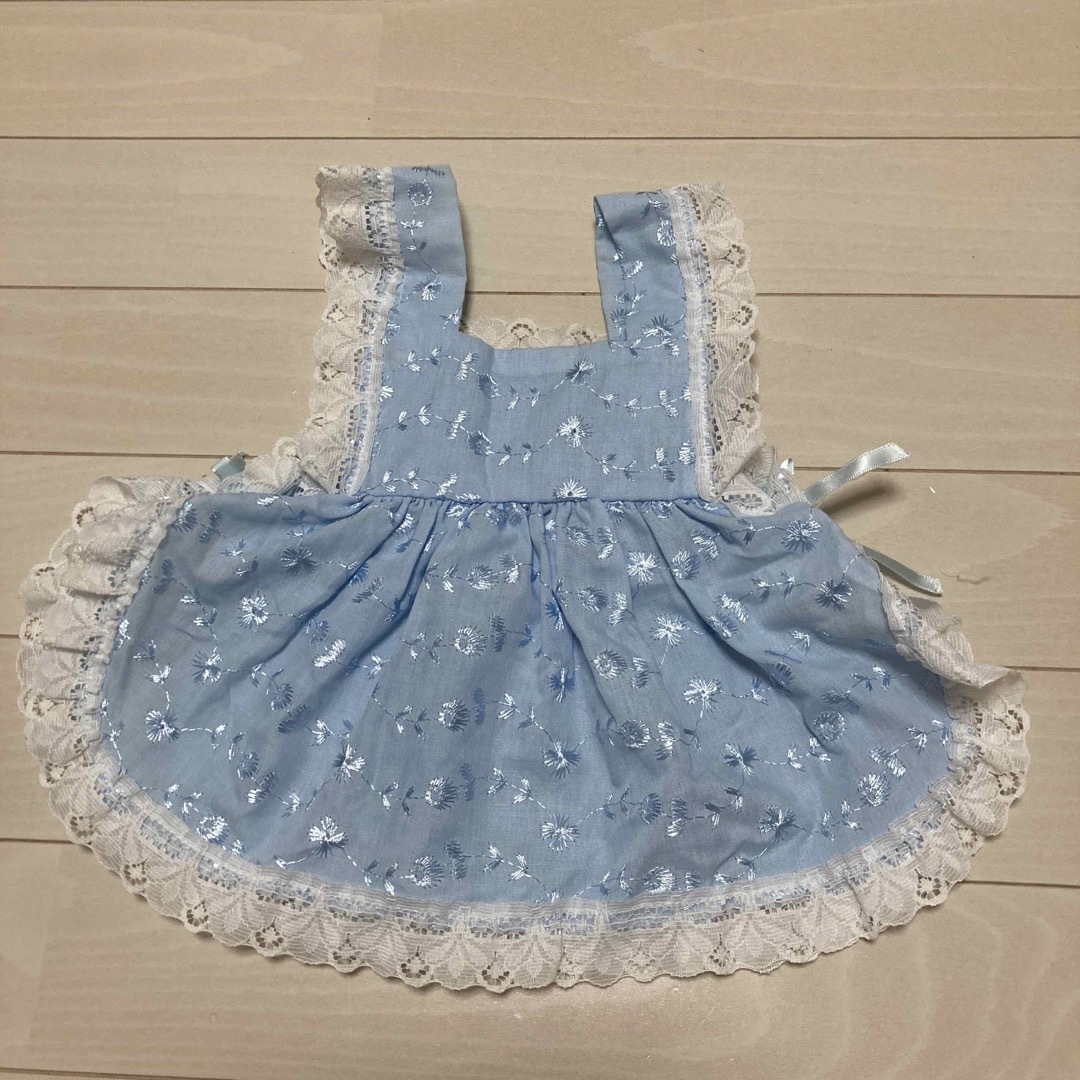 ビンテージ　レースエプロン ドレス ワンピース アメリカ 古着　刺繍　バラ キッズ/ベビー/マタニティのベビー服(~85cm)(ワンピース)の商品写真