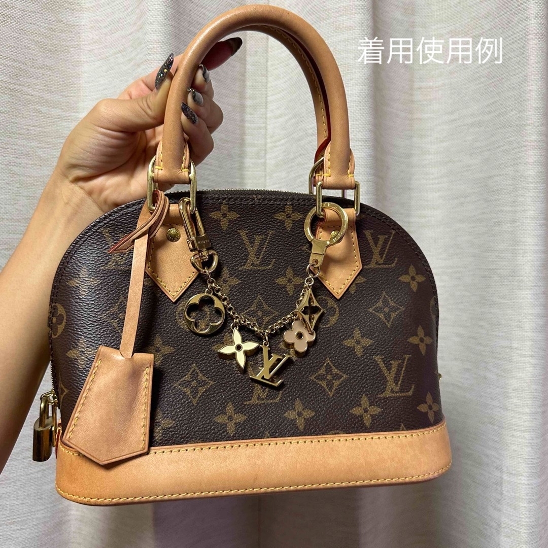 LOUIS VUITTON - LV バックチャーム【一度使用・送料込み】の LOUIS VUITTON - LV バックチャーム【一度使用・送料込み】の