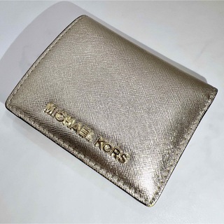 マイケルコース(Michael Kors)のマイケルコース / 二つ折り財布 ゴールド(財布)