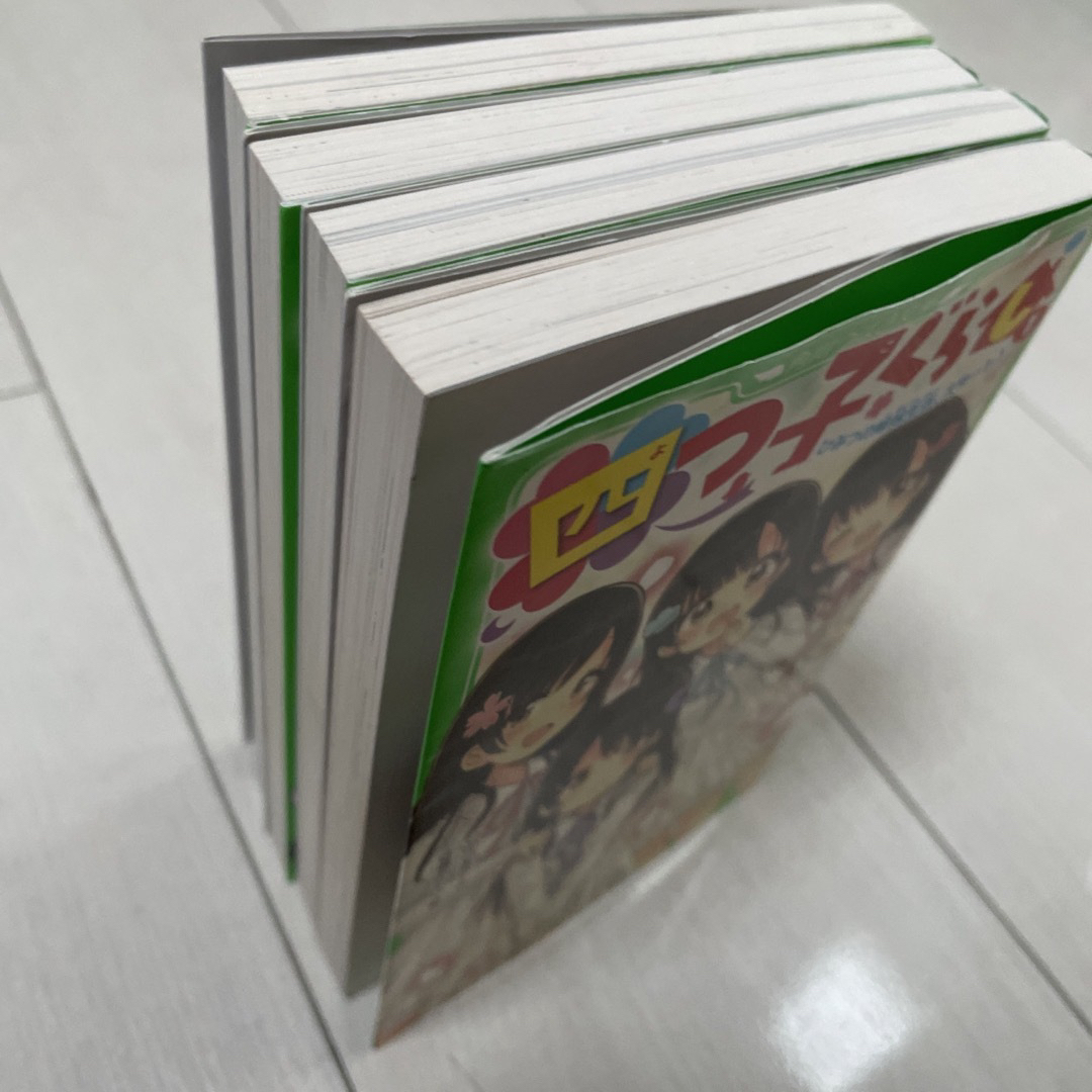 角川書店(カドカワショテン)の四つ子ぐらし １から4巻　セット エンタメ/ホビーの本(絵本/児童書)の商品写真