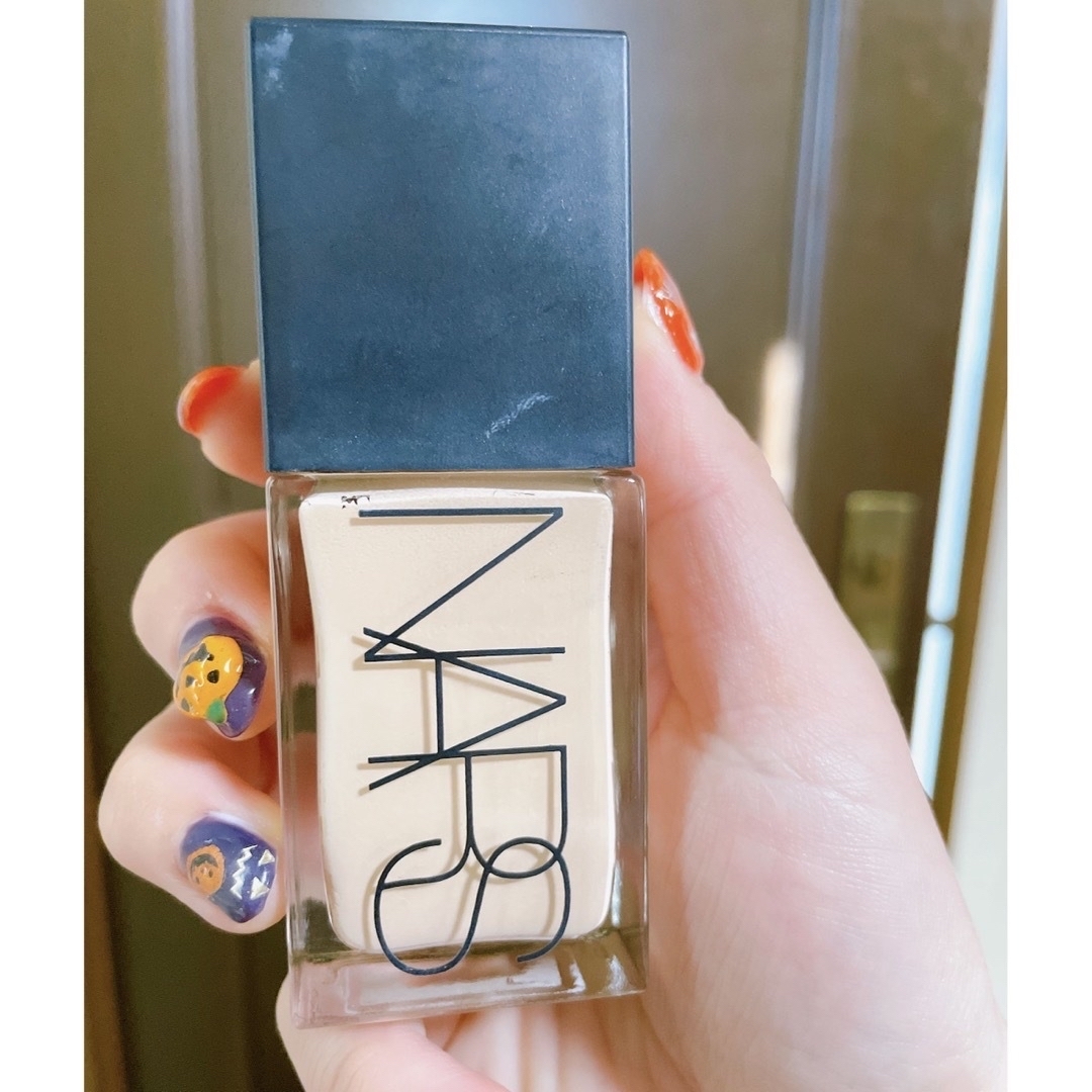 NARS(ナーズ)のNARSライトリフティングファンデーション コスメ/美容のベースメイク/化粧品(ファンデーション)の商品写真