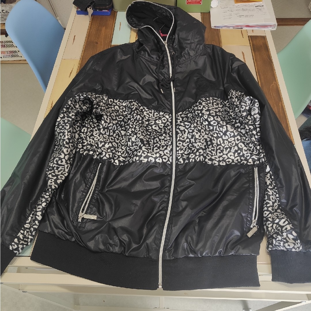 入手困難】ネスタ 裏表刺繍ロゴ入りベロアジャケット 美品 レッド F698- 【入手困難】ネスタ 裏表刺繍ロゴ入りベロアジャケット 美品 レッド F698