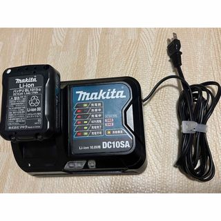 マキタ(Makita)のLi-ion 10.8V用　DC10SA  バッテリー　充電器　セット　(掃除機)