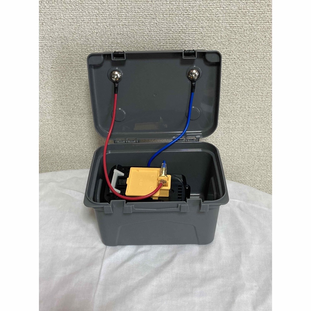 SHIMANO(シマノ)の新型 電動リール バッテリーボックス マキタ 14.4V専用 スポーツ/アウトドアのフィッシング(リール)の商品写真