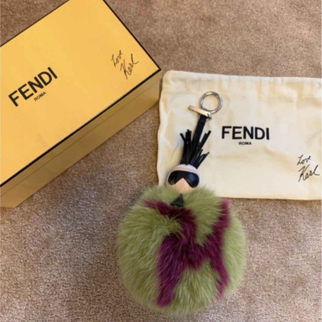 FENDI フェンディ カールラガーフェルド パンキート キーホルダー 7AR492 レザー  ファー ピンク系 ブラック ホワイト バッグチャーム 【本物保証】