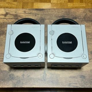 ニンテンドーゲームキューブ(ニンテンドーゲームキューブ)の任天堂　ゲームキューブ　GAMECUBE　本体　2台セット　シルバー　動作品　③(家庭用ゲーム機本体)