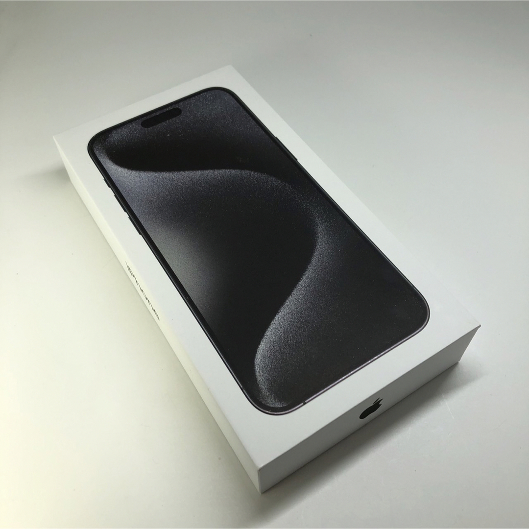 iPhone 15 Pro Max ブラックチタニウム 256 GB SIMフ… 1