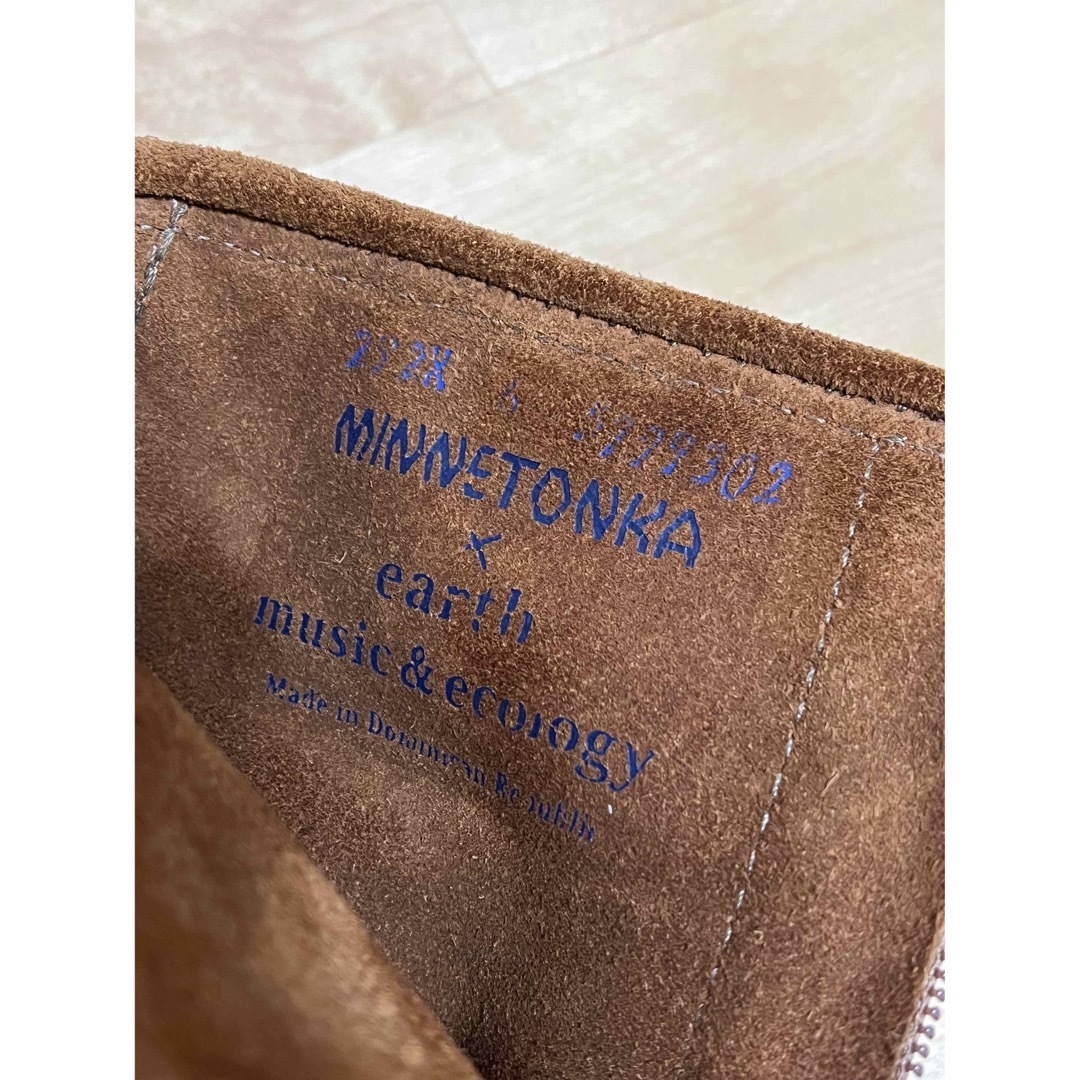 Minnetonka(ミネトンカ)のまめちゃん様専用☆MINNETONKA×earth☆フリンジブーツ レディースの靴/シューズ(ブーツ)の商品写真