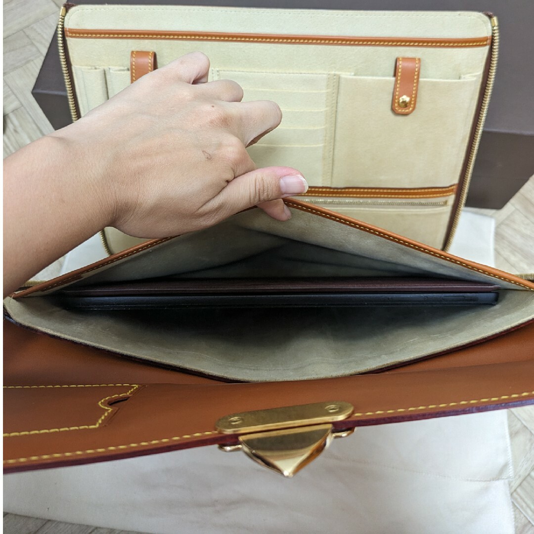LOUIS VUITTON - LOUIS VUITTON ノマド ビジネス クラッチ バッグの