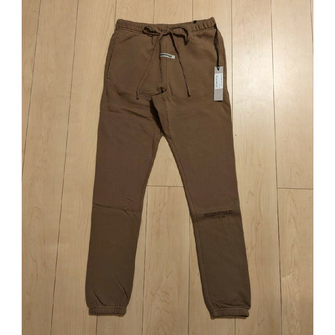 FEAR OF GOD(フィアオブゴッド)の新品 FOG Essential Tan Fleece Lounge Pants メンズのパンツ(その他)の商品写真