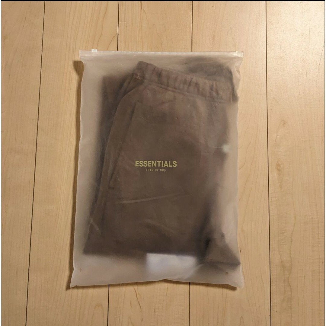 FEAR OF GOD(フィアオブゴッド)の新品 FOG Essential Tan Fleece Lounge Pants メンズのパンツ(その他)の商品写真