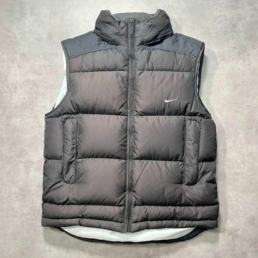 NIKE - 【Nike】00sナイキ チャコールグレーダウンベスト ワンポイント ... NIKE ACG スウッシュロゴ ダウンベスト