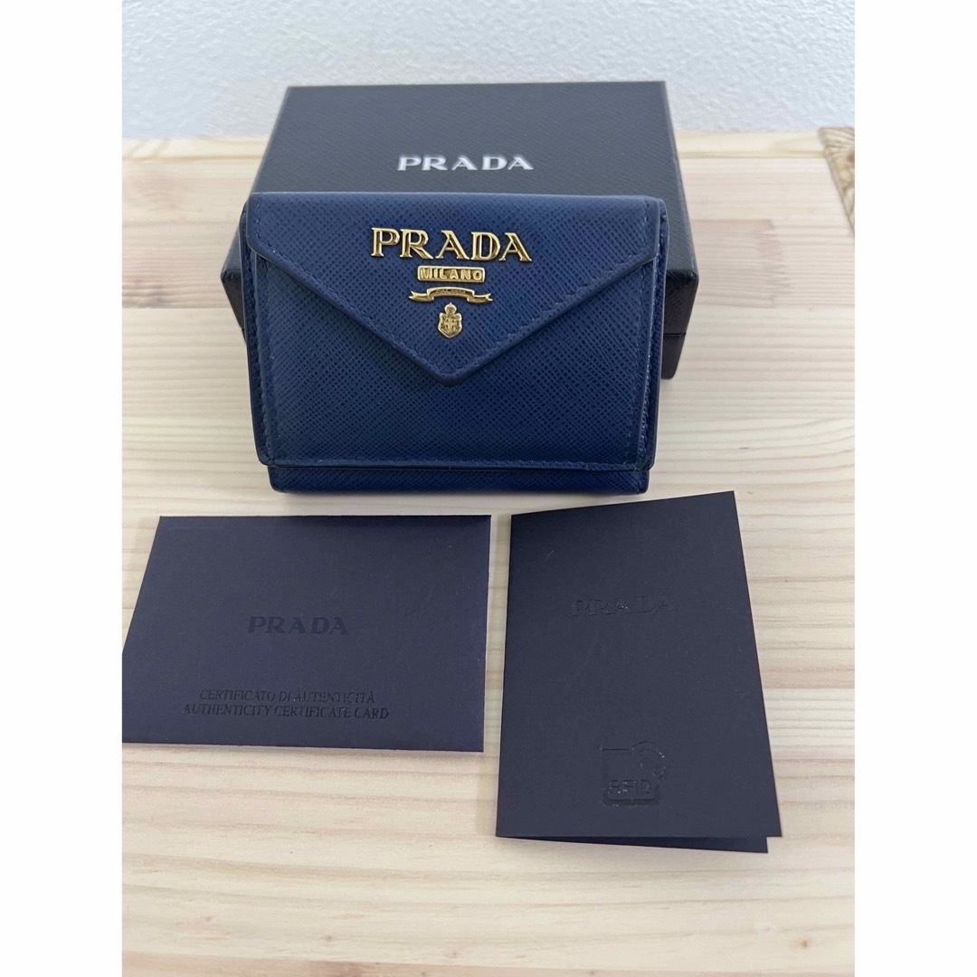 美品　PRADA 折り財布　サフィアーノ