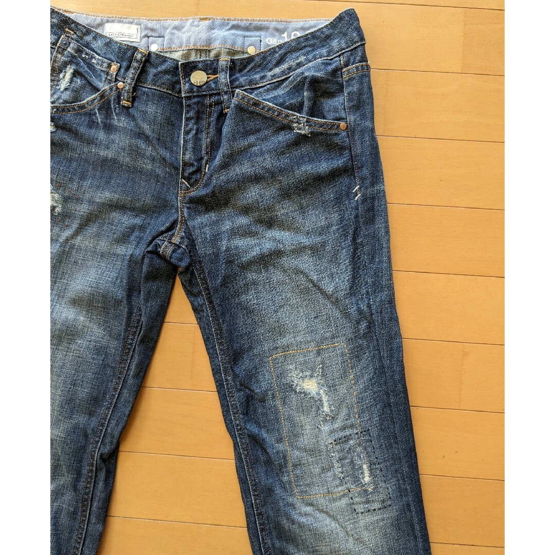 GAP(ギャップ)のGAP EASY STRAIGHT　パッチワークステッチ　ダメージ　デニムパンツ レディースのパンツ(デニム/ジーンズ)の商品写真