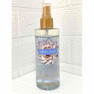 ヴィクトリアズシークレット(Victoria's Secret)のヴィクトリアシークレット　シークレットチャーム250ml(香水(女性用))