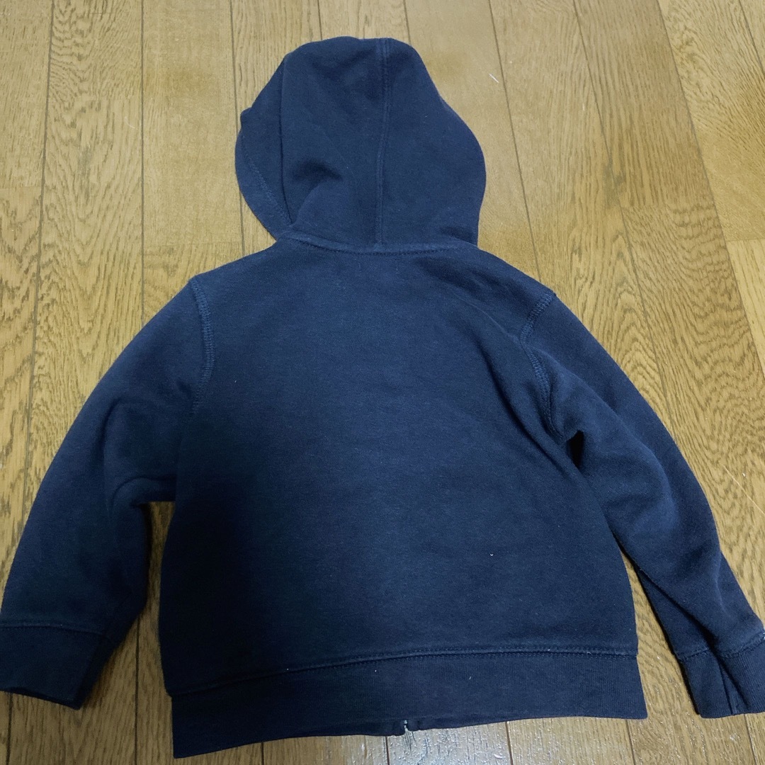 babyGAP(ベビーギャップ)のGAP 紺色　パーカー　90 キッズ/ベビー/マタニティのキッズ服男の子用(90cm~)(ジャケット/上着)の商品写真