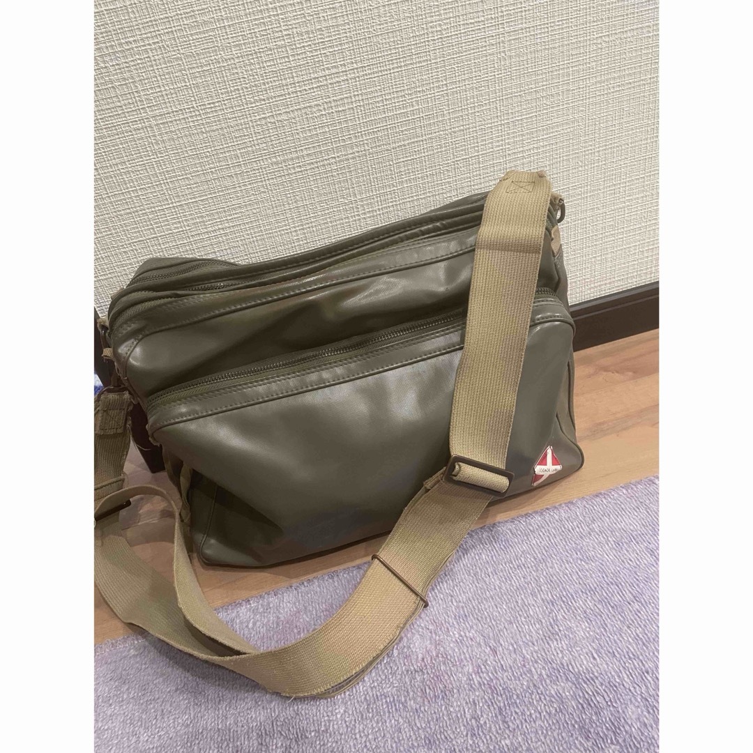 LUGGAGE LABEL(ラゲッジレーベル)のラゲッジレーベル　赤バッテン　ボックスショルダーバッグ メンズのバッグ(ショルダーバッグ)の商品写真