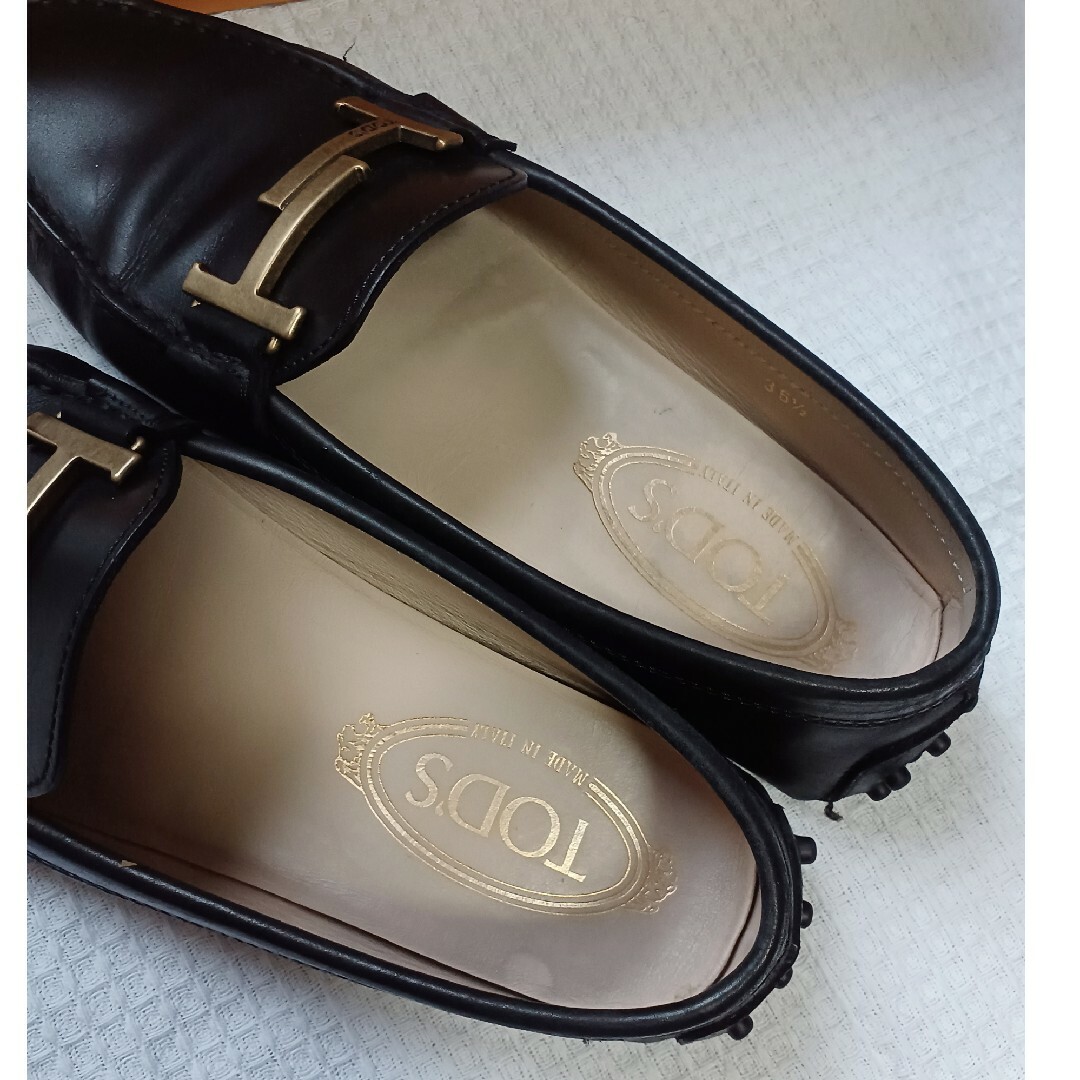 TOD'S(トッズ)のTod's トッズ　ダブルT レザードライビングシューズ 36.5 レディースの靴/シューズ(ローファー/革靴)の商品写真