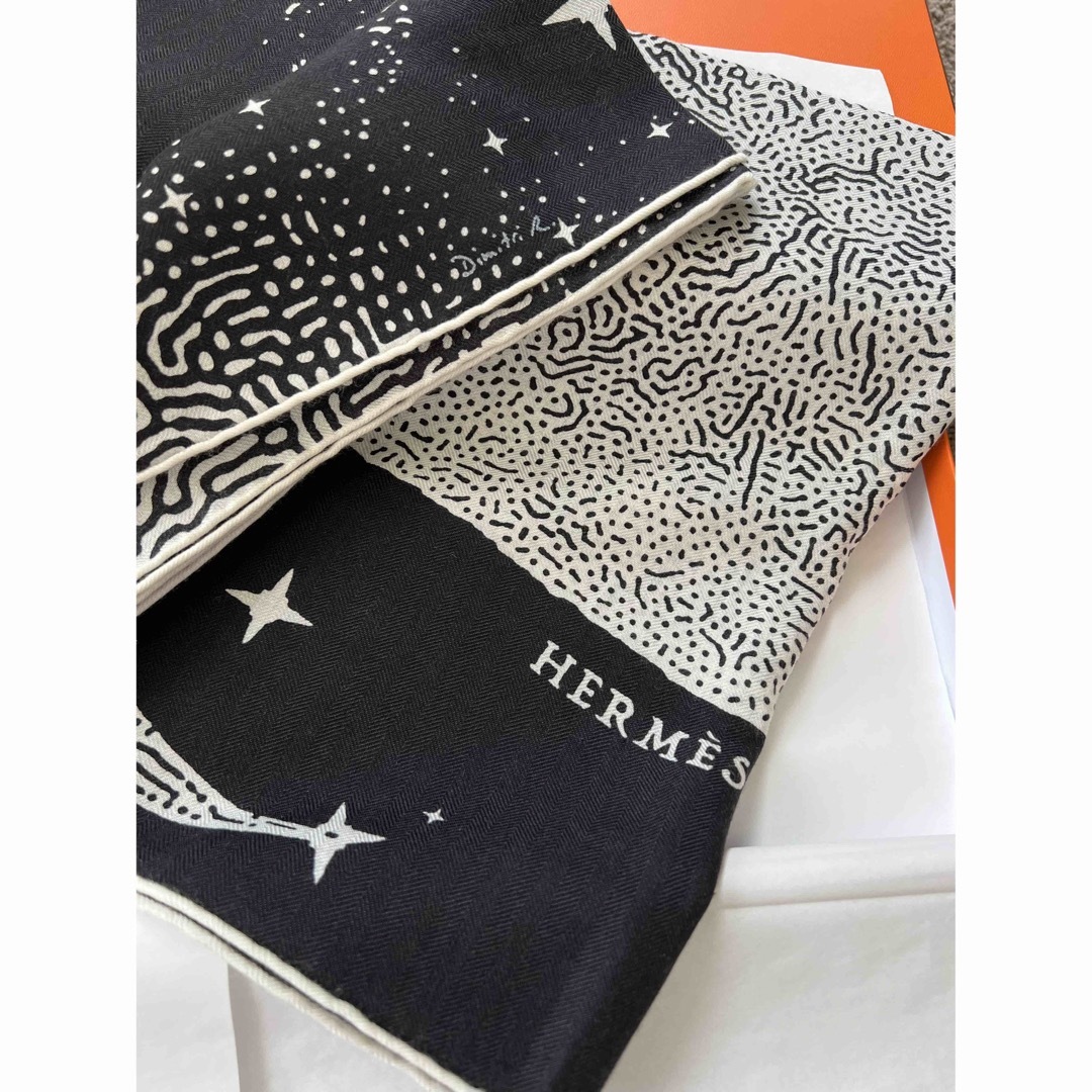 Hermes(エルメス)の《新品》エルメス　2023aw  カシシル クレール・ドゥ・リュンヌ黒140 レディースのファッション小物(バンダナ/スカーフ)の商品写真