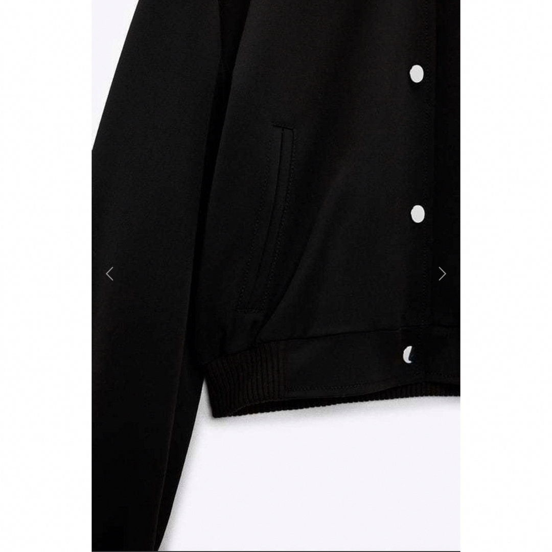 ZARA(ザラ)のクロップド丈ボンバージャケット　XS レディースのジャケット/アウター(ブルゾン)の商品写真