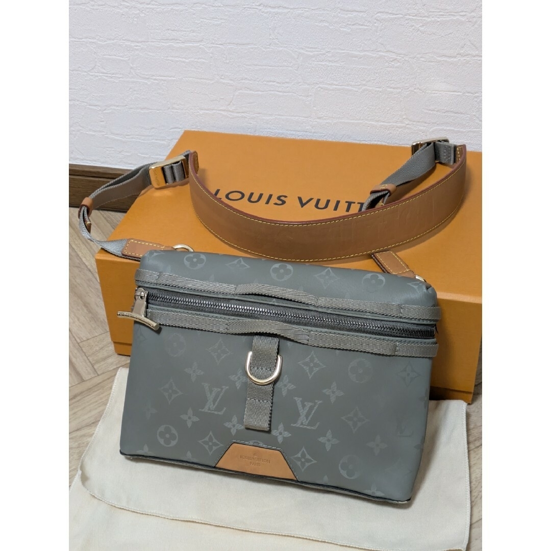 LOUIS VUITTON モノグラムチタニウム メッセンジャーPM | フリマアプリ ラクマ