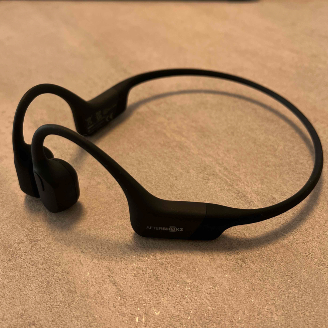 フォーカルポイント AFTERSHOKZ AEROPEX/コズミックブラック