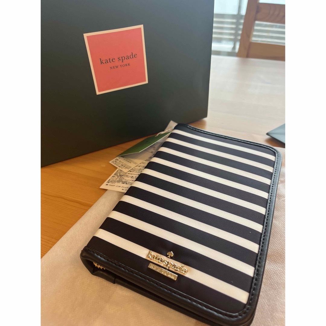 kate spade new york(ケイトスペードニューヨーク)の専用　はぴまぴぃ様　新品未使用　kate spede 母子手帳ケース キッズ/ベビー/マタニティのマタニティ(母子手帳ケース)の商品写真