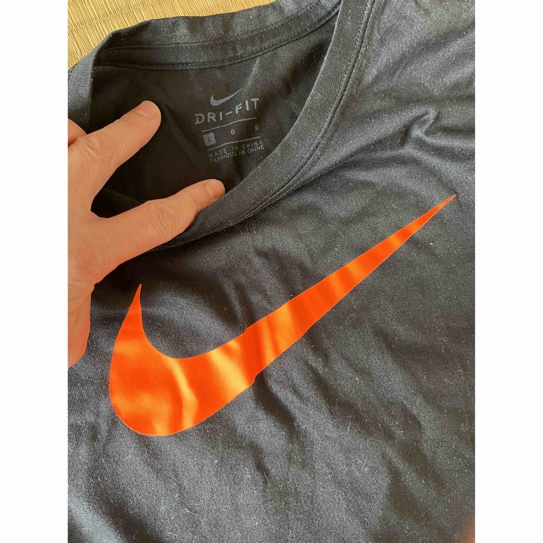 NIKE(ナイキ)の美品　NIKE ロンT トレーナー　パーカー　150 キッズ/ベビー/マタニティのキッズ服男の子用(90cm~)(Tシャツ/カットソー)の商品写真