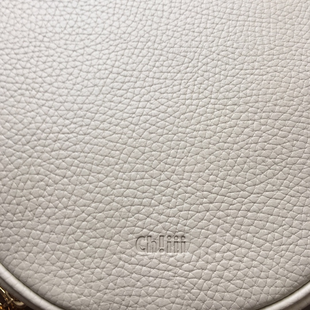Noble(ノーブル)の限定値下げ chiiiibag 新品 ハートショルダー ホワイト レディースのバッグ(ショルダーバッグ)の商品写真