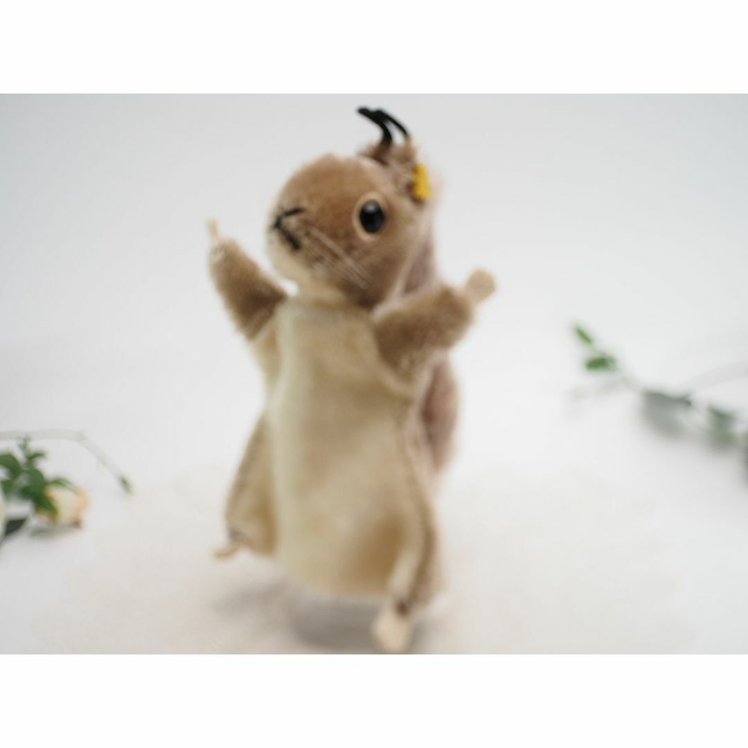 Steiff(シュタイフ)のシュタイフ★Hand-Hopsi Squirrel★リスのハンドパペット/栗鼠 エンタメ/ホビーのおもちゃ/ぬいぐるみ(ぬいぐるみ)の商品写真