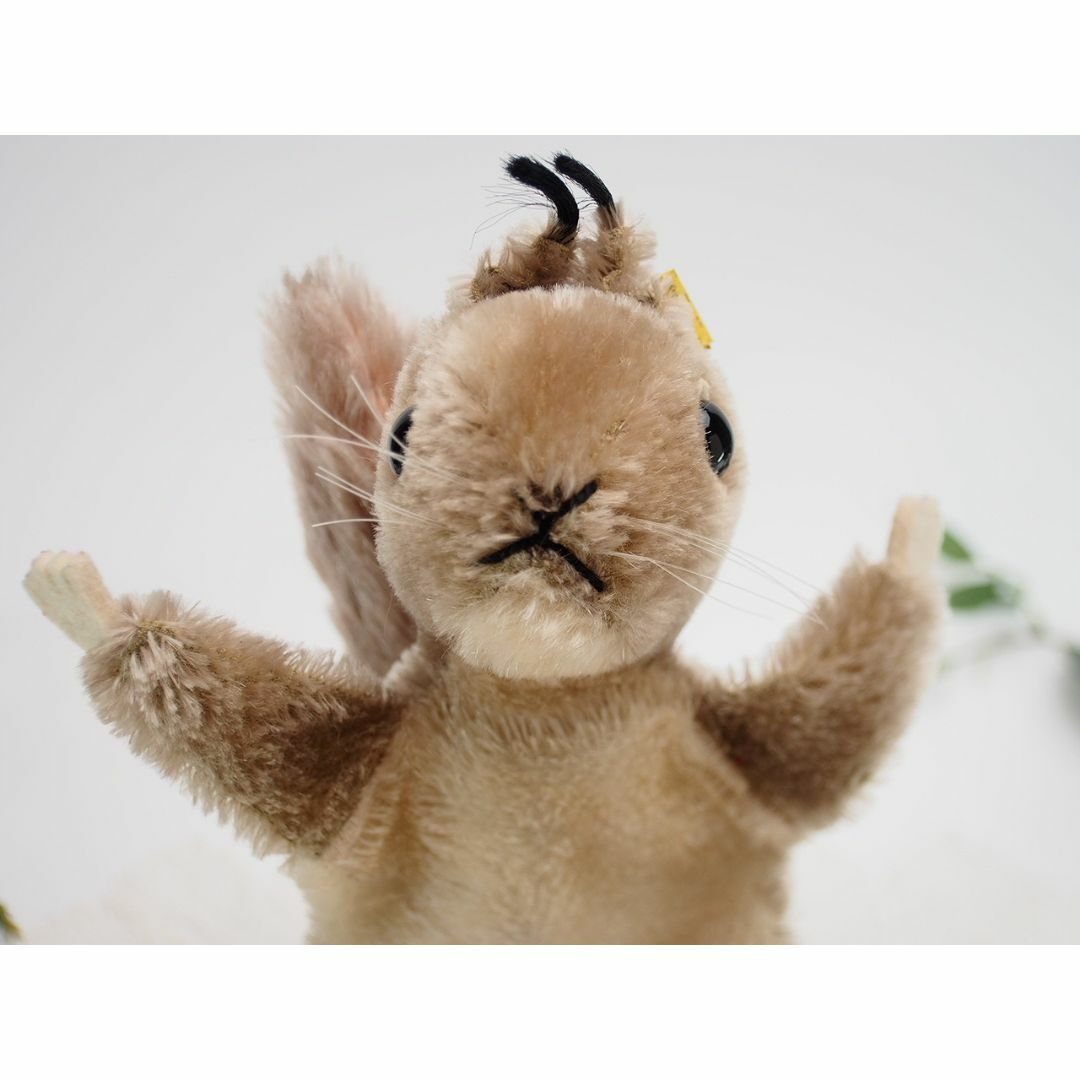 Steiff(シュタイフ)のシュタイフ★Hand-Hopsi Squirrel★リスのハンドパペット/栗鼠 エンタメ/ホビーのおもちゃ/ぬいぐるみ(ぬいぐるみ)の商品写真