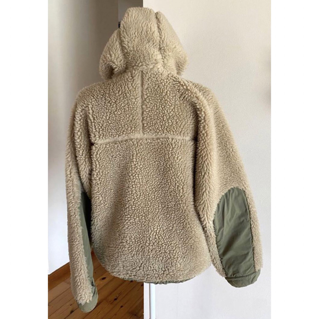 希少 Patagonia パタゴニア リズムフーディ レトロカーキ S