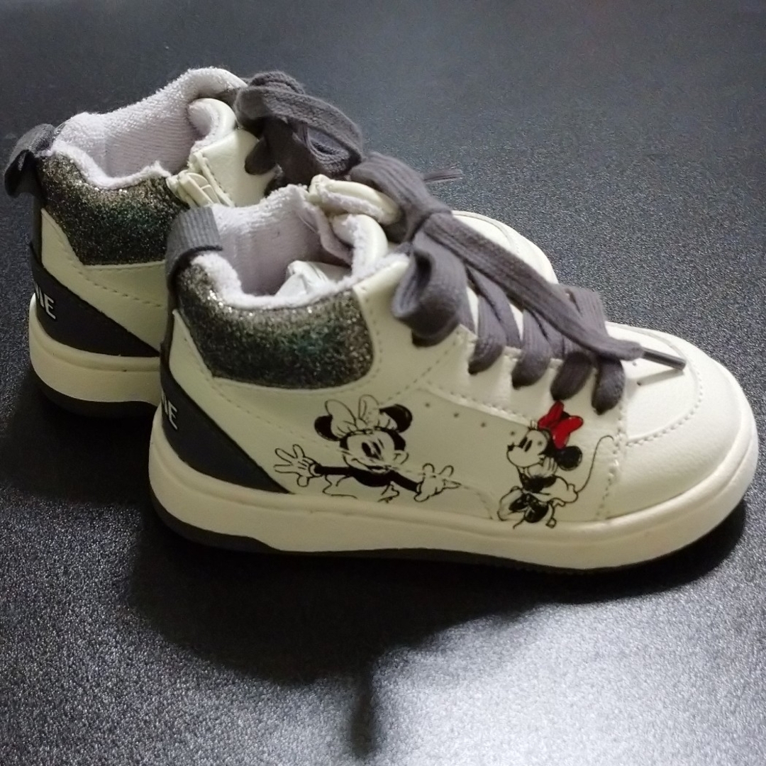 ZARA KIDS(ザラキッズ)のZARA ミニーマウス柄  靴 キッズ/ベビー/マタニティのベビー靴/シューズ(~14cm)(スニーカー)の商品写真