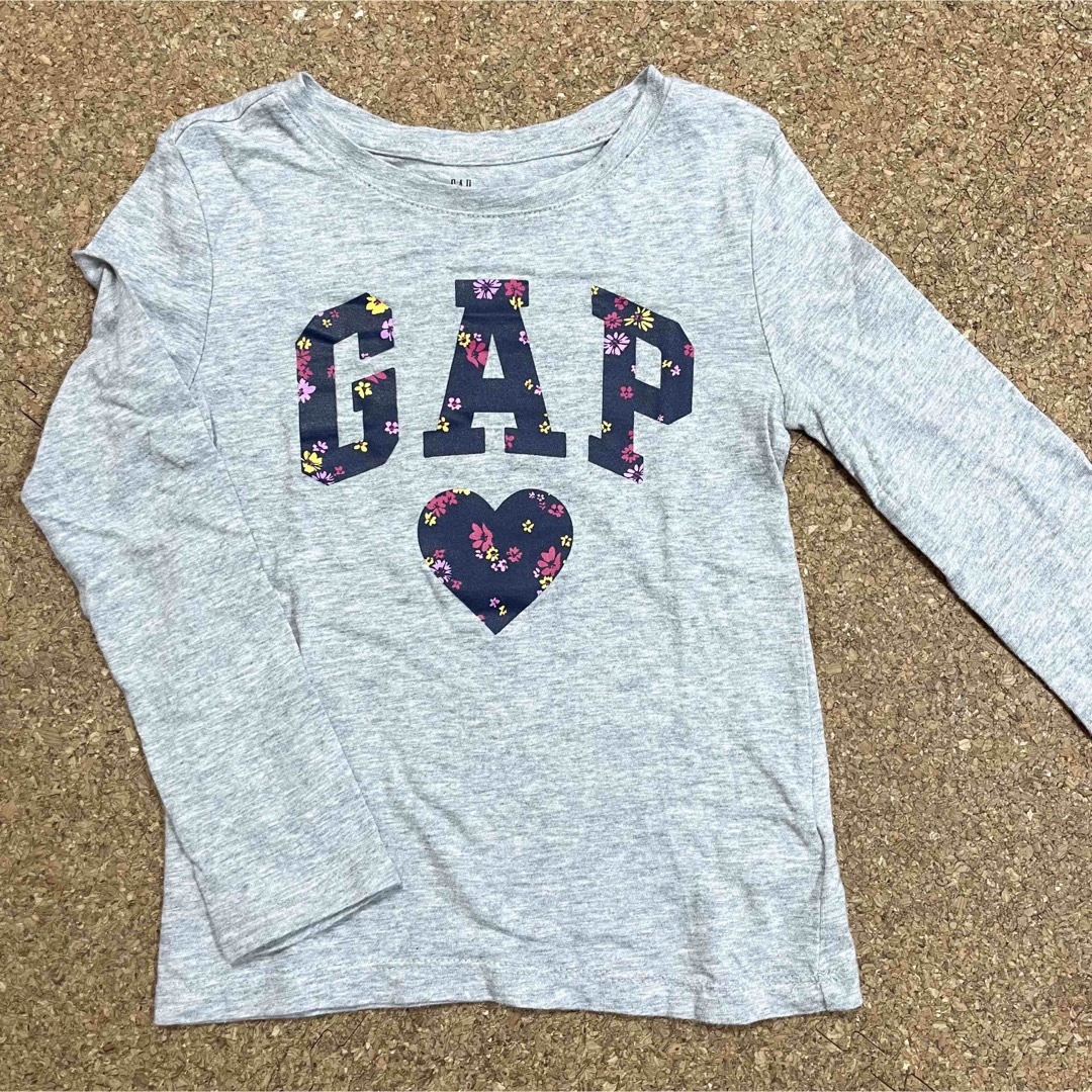 GAP Kids(ギャップキッズ)の女の子ロンT110 キッズ/ベビー/マタニティのキッズ服女の子用(90cm~)(Tシャツ/カットソー)の商品写真