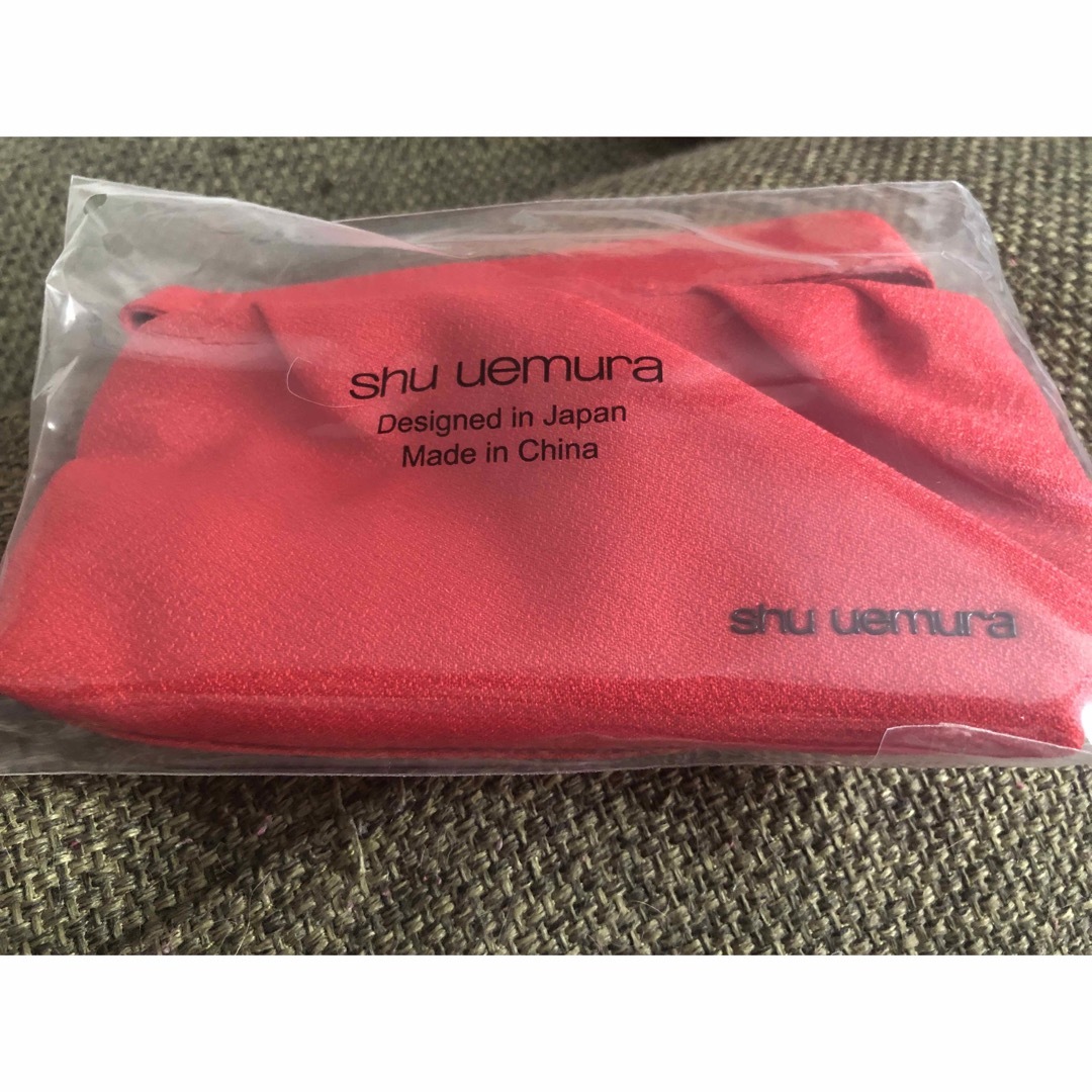 shu uemura(シュウウエムラ)のシュウウエムラ　ノベルティ　ポーチ コスメ/美容のメイク道具/ケアグッズ(ボトル・ケース・携帯小物)の商品写真