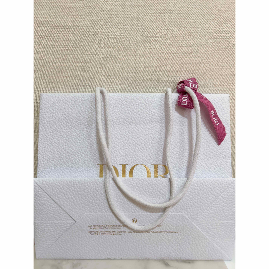 Dior(ディオール)のDIOR ショッピングバッグ　2枚セット　紙袋 レディースのバッグ(ショップ袋)の商品写真