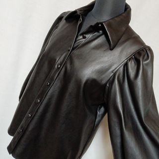 新品　ZARA フェイクレザー　パフスリーブシャツ　アウタージャケットブラックM