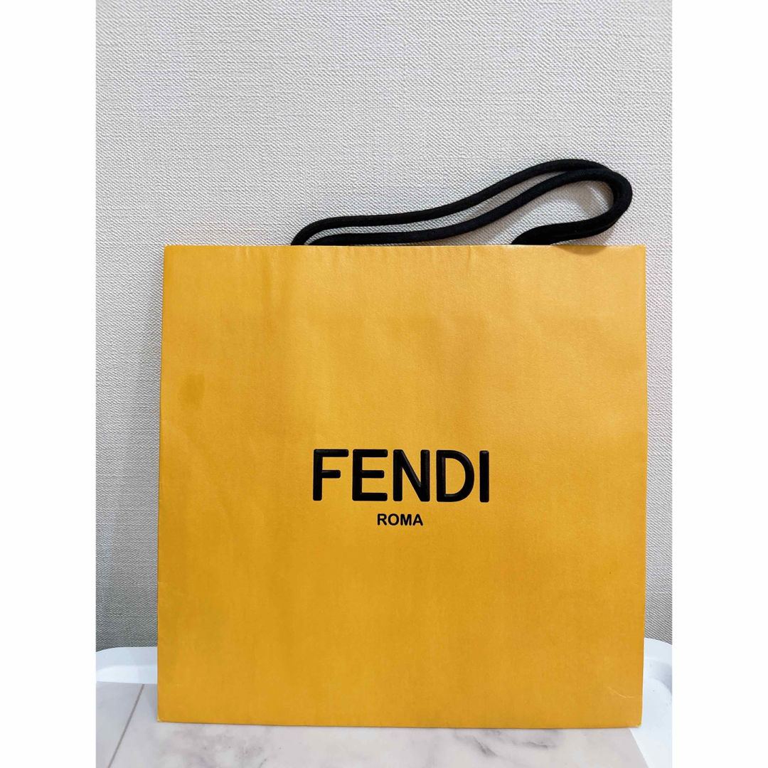 FENDI(フェンディ)のFENDI  紙袋　ショッピングバッグ レディースのバッグ(ショップ袋)の商品写真