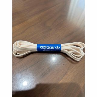 アディダス(adidas)のアディダス　靴紐　ホワイト(その他)