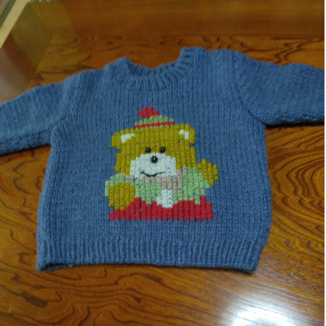 手編みセーター、くまさん。 ハンドメイドのキッズ/ベビー(その他)の商品写真