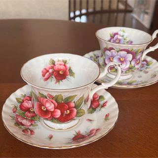 ロイヤルアルバート(ROYAL ALBERT)の【英国ビンテージ】ロイヤルアルバート★パンジービオラ★C/Sペア(食器)