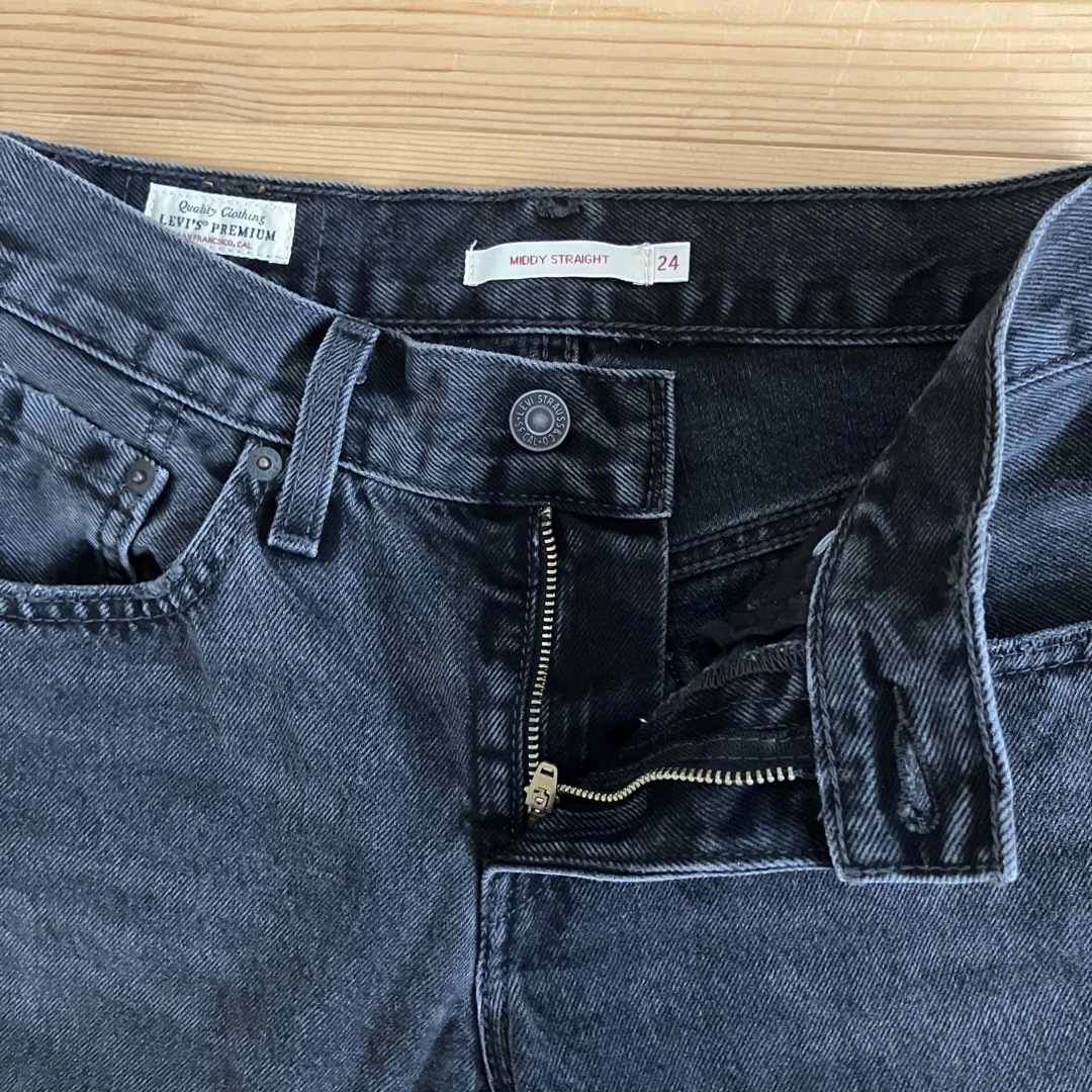 Levi's MIDDY ストレート ブラック WORN IN 24インチ - デニム/ジーンズ