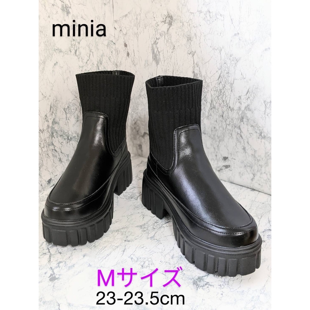 minia(ミニア)の明日、商品削除します【週末大特価】minia ショートブーツ　Mサイズ　ブラック レディースの靴/シューズ(ブーツ)の商品写真