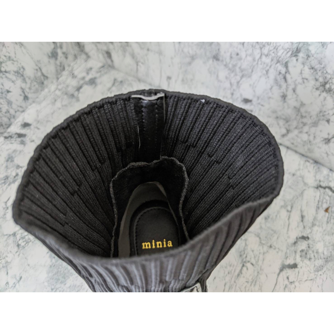 minia(ミニア)の明日、商品削除します【週末大特価】minia ショートブーツ　Mサイズ　ブラック レディースの靴/シューズ(ブーツ)の商品写真