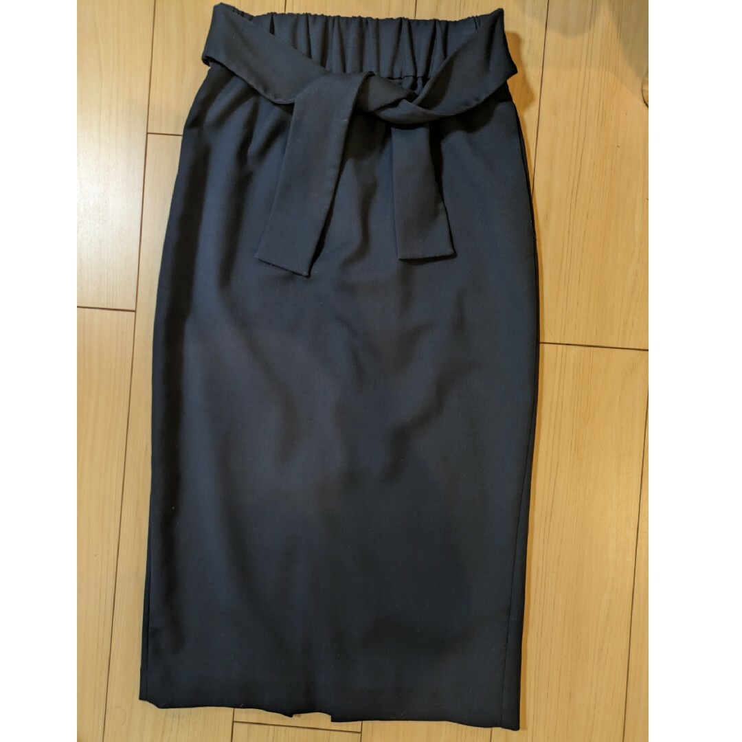 Liesse(リエス)のLiesse　ロングスカート　リボン付きタイトスカート　ネイビー レディースのスカート(ロングスカート)の商品写真