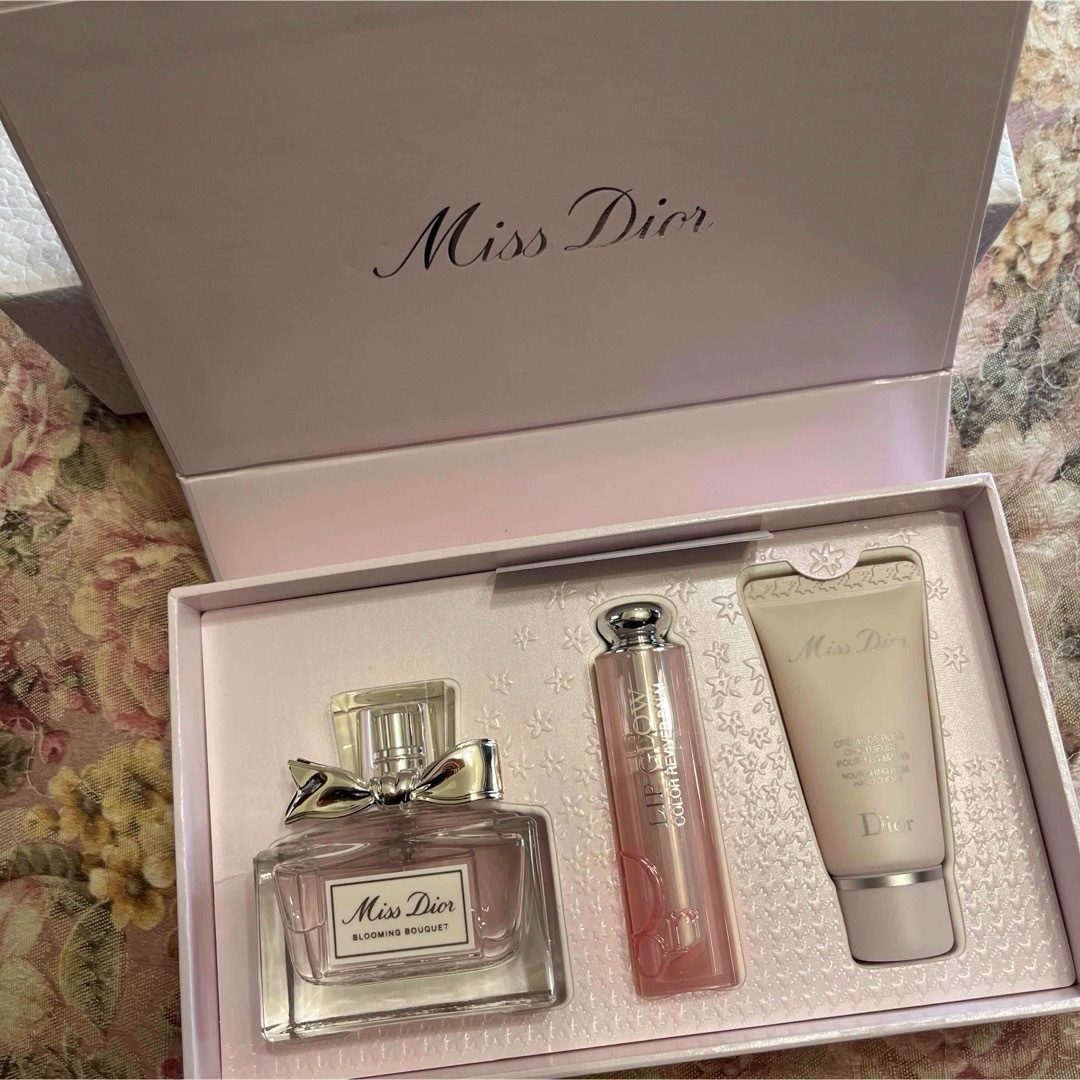 Dior(ディオール)の【新品未使用】ミスディオール コフレ 限定 DIOR コスメ/美容のキット/セット(コフレ/メイクアップセット)の商品写真