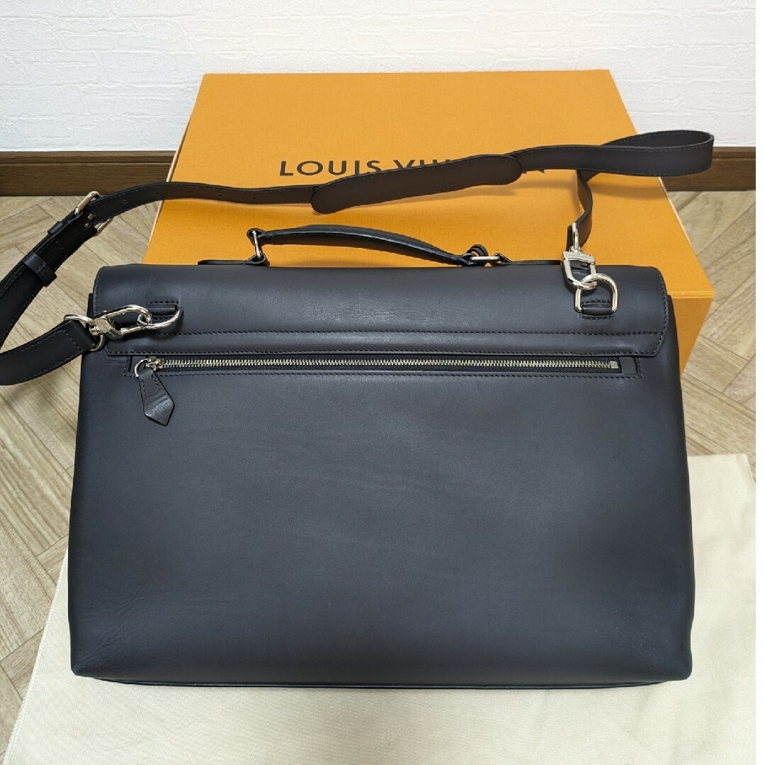 LOUIS VUITTON(ルイヴィトン)のLOUIS VUITTON オンブレ カルターブル ビジネスバッグ メンズのバッグ(メッセンジャーバッグ)の商品写真