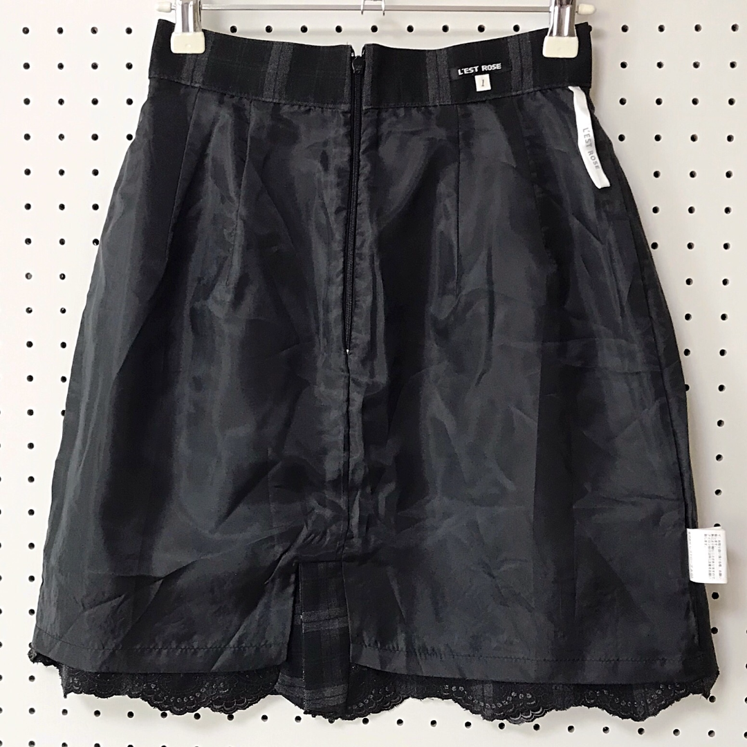 L'EST ROSE(レストローズ)のL'EST ROSE チェック柄裾花刺繍スカート レディースのスカート(ひざ丈スカート)の商品写真