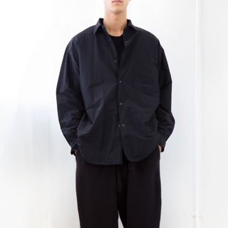 コモリ(COMOLI)のCOMOLI ナイロンシャツジャケット size1 navy(シャツ)